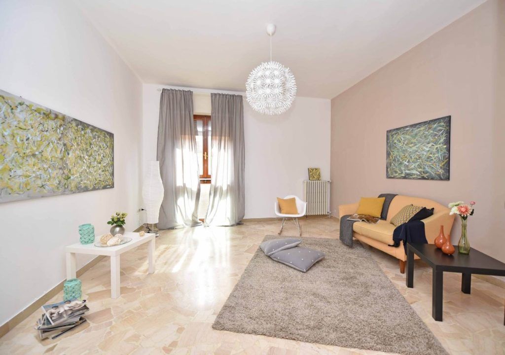 7 Tips To Help You Start Practising Yoga cluttered home